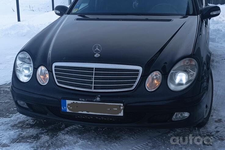 Mercedes-Benz E-Class W211 Sedan
