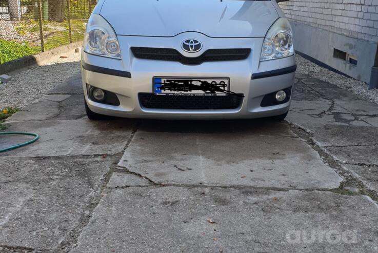Toyota Corolla Verso 1 generation [restyling] -2 generation