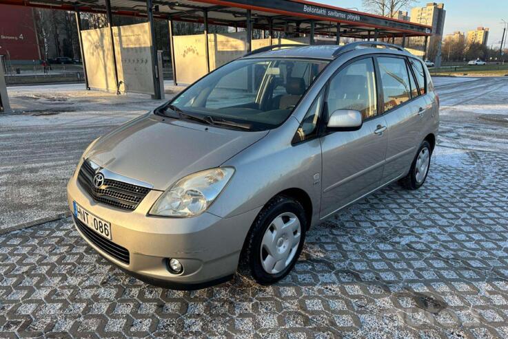 Toyota Corolla Verso 1 generation Minivan