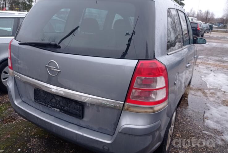 Opel Zafira B Minivan 5-doors