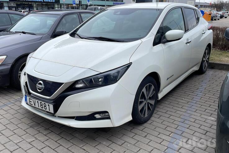 Nissan Leaf 2 generation Hatchback