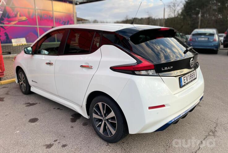 Nissan Leaf 2 generation Hatchback