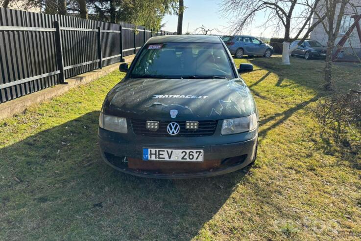 Volkswagen Passat B5 Sedan 4-doors