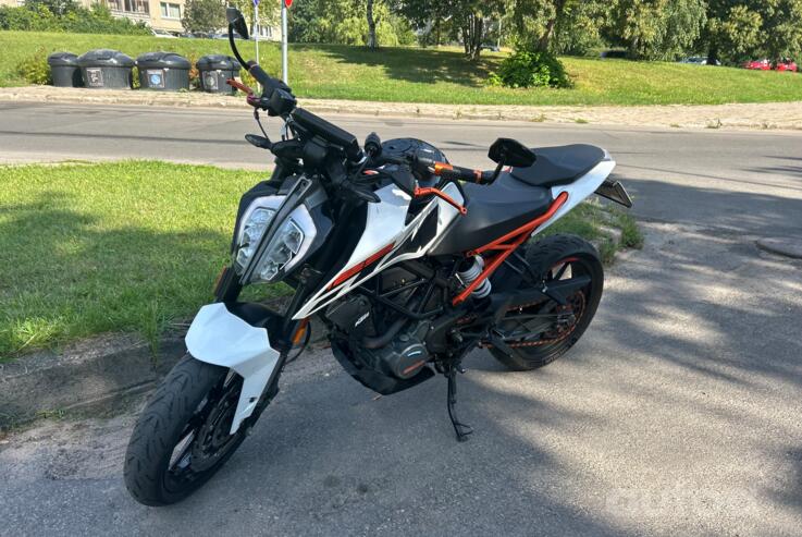 KTM Duke