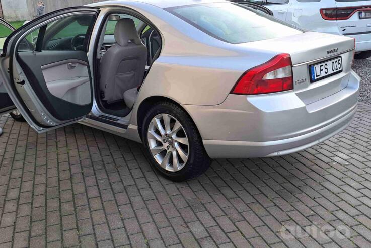 Volvo S80