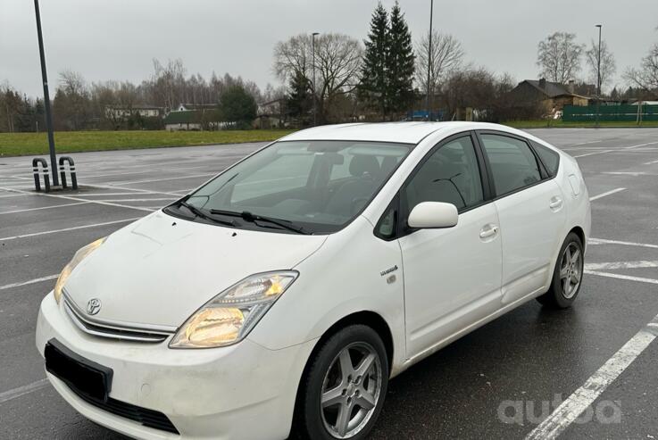 Toyota Prius 2 generation [restyling] (XW20)