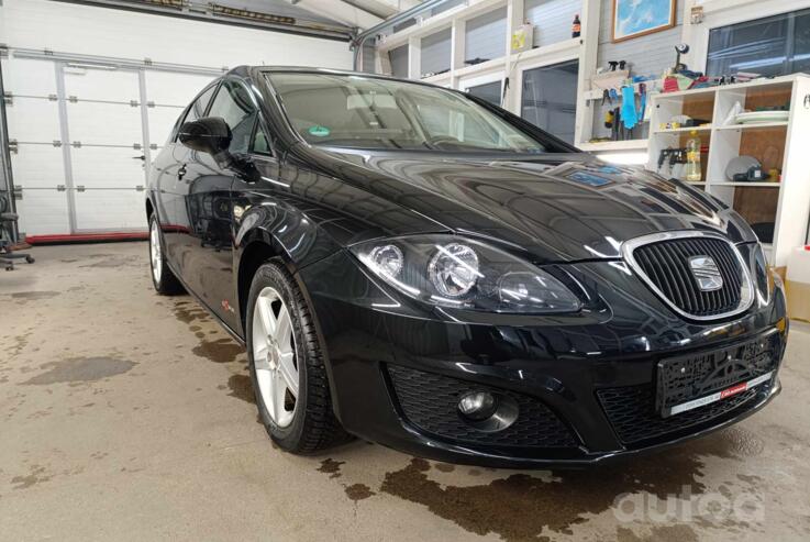 SEAT Leon 2 generation [restyling] Cupra hatchback 5-doors