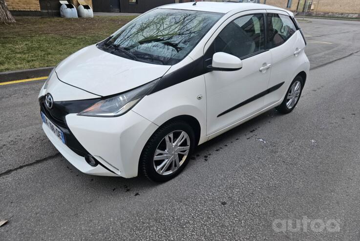 Toyota Aygo 2 generation Hatchback