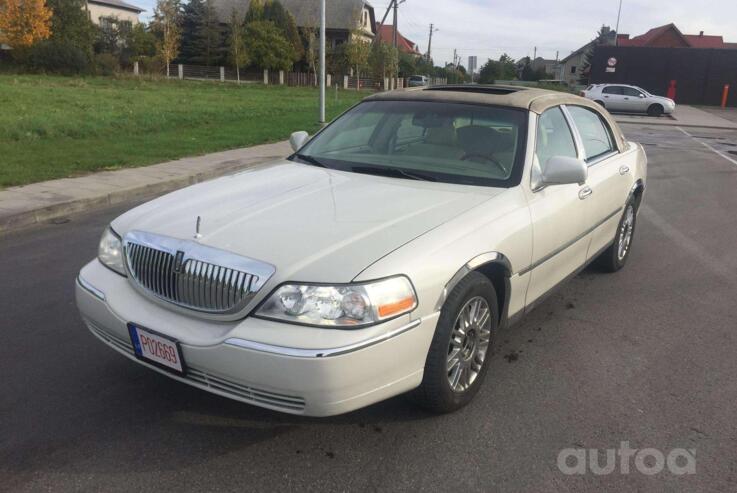 Lincoln Town Car 3 generation [restyling]