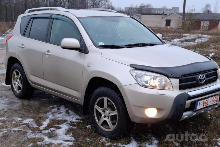 Toyota RAV4 3 generation Crossover