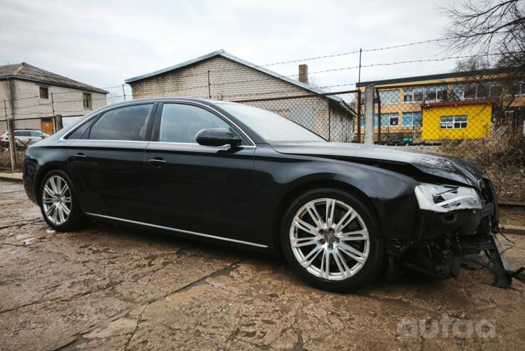 Audi A8 D4/4H Sedan