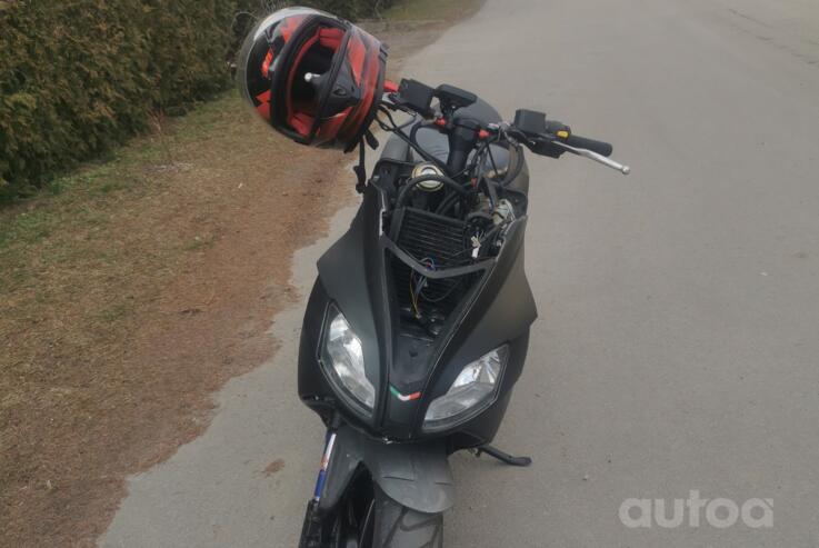 Aprilia SR