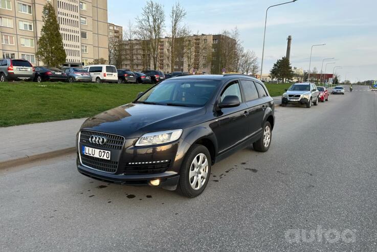 Audi Q7 4L Crossover
