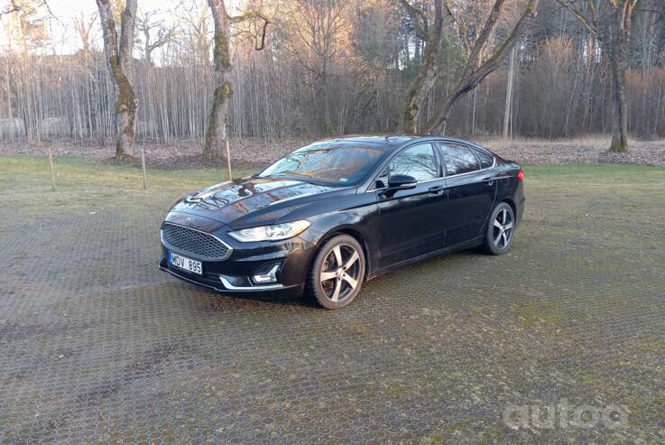 Ford Fusion (North America) 2 generation [restyling] Sedan