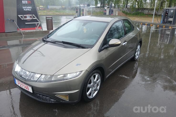 Honda Civic 8 generation Hatchback 5-doors