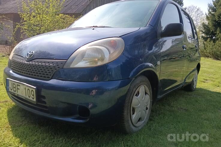 Toyota Yaris Verso 1 generation Minivan