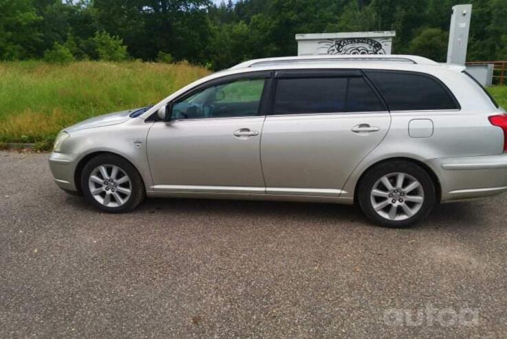 Toyota Avensis 2 generation wagon