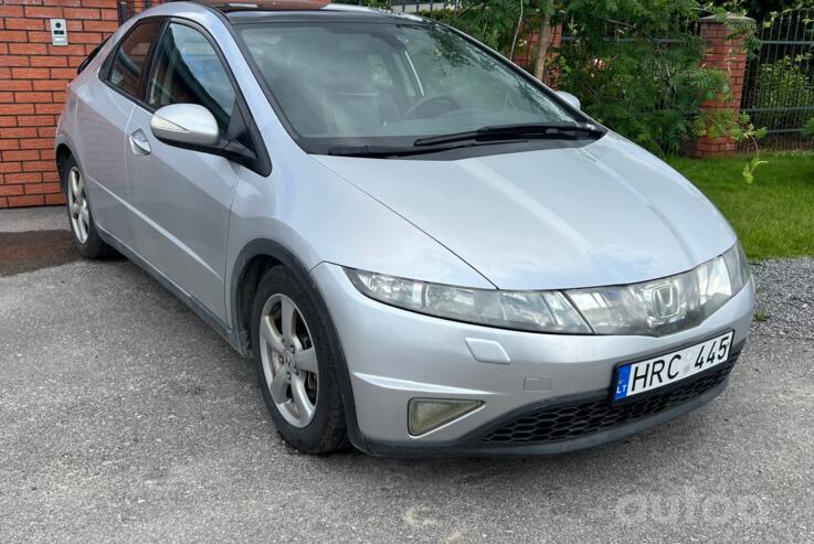 Honda Civic 8 generation Hatchback 5-doors