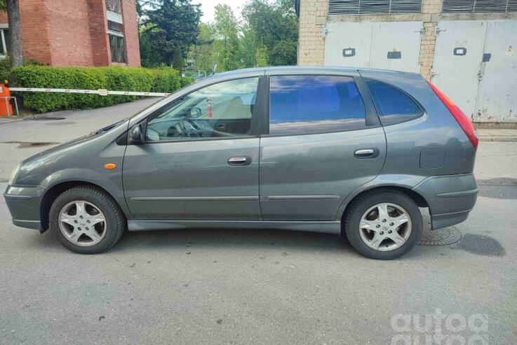 Nissan Almera Tino