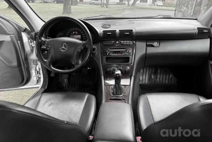 Mercedes-Benz C-Class W203/S203/CL203 Sedan 4-doors