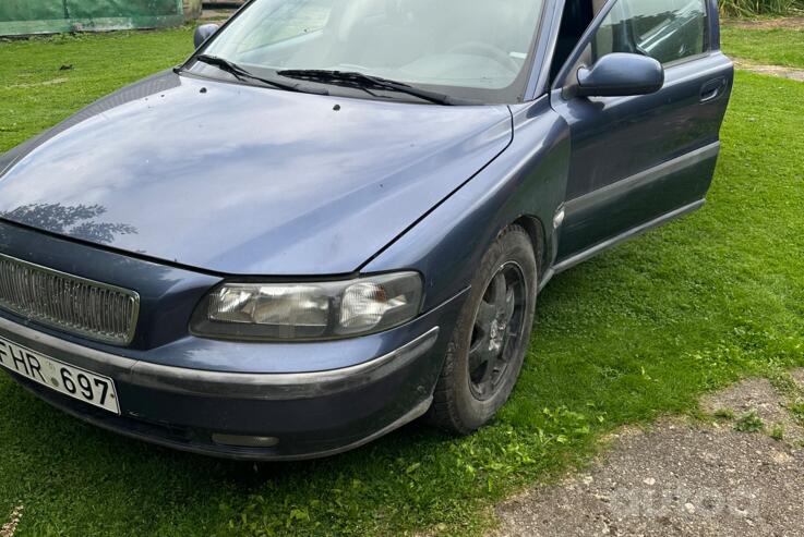 Volvo V70 2 generation wagon