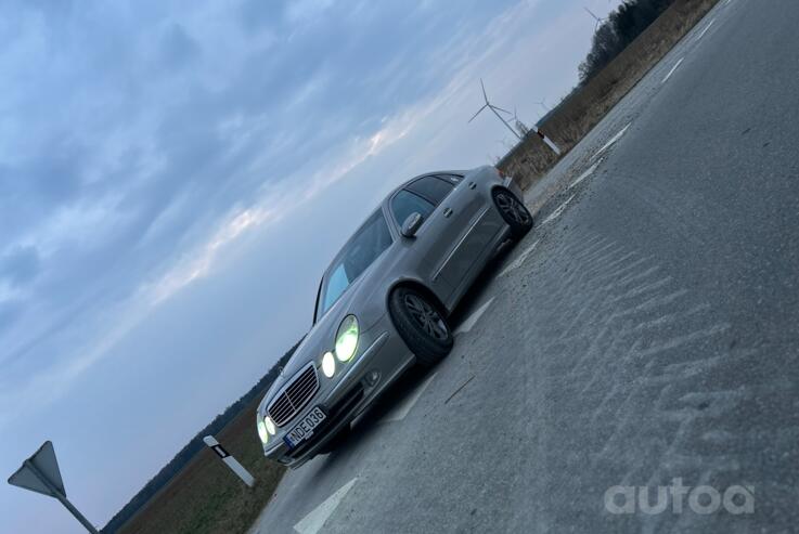 Mercedes-Benz E-Class W211 Sedan