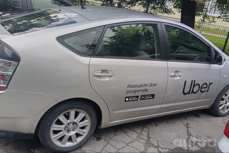 Toyota Prius 2 generation Hatchback