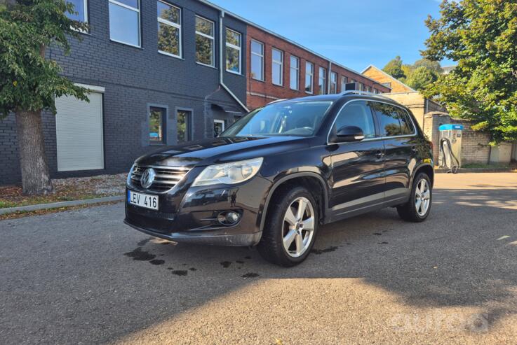Volkswagen Tiguan 1 generation Crossover