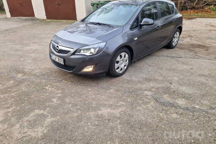 Opel Astra J Hatchback 5-doors