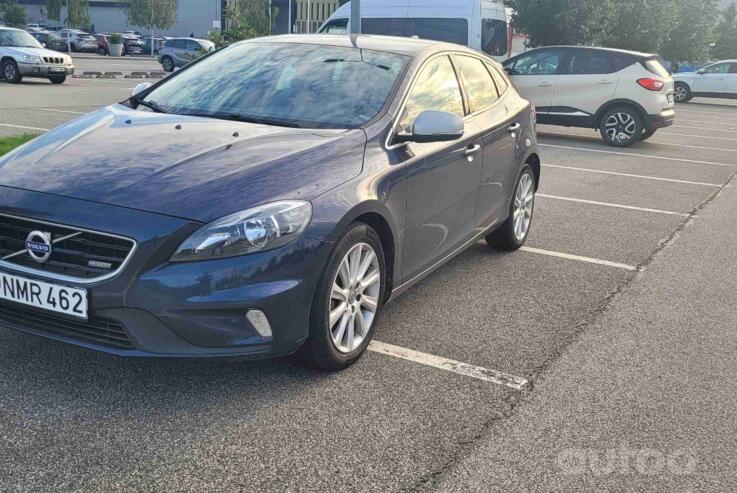 Volvo V40