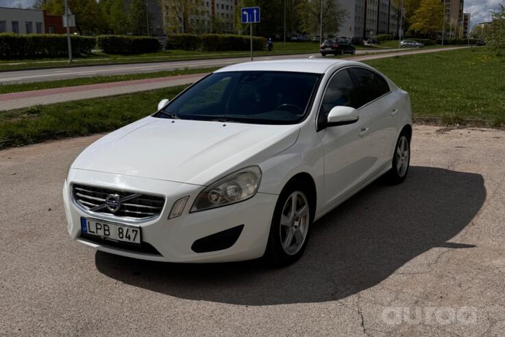 Volvo S60 2 generation Sedan