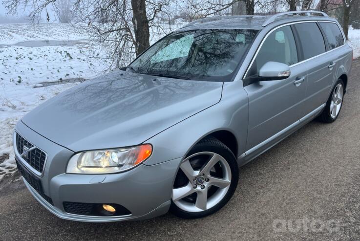 Volvo V70 3 generation wagon
