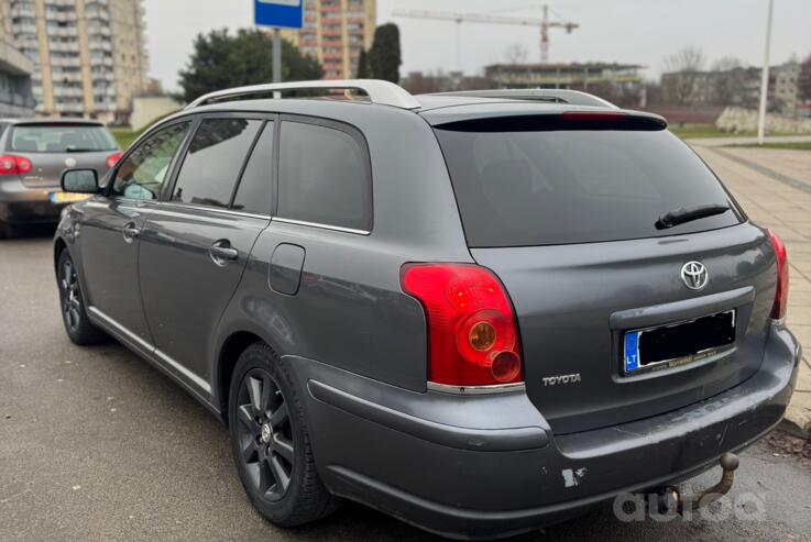 Toyota Avensis 2 generation wagon