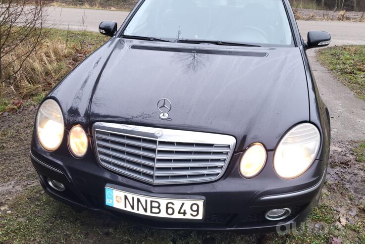 Mercedes-Benz E-Class W211 Sedan