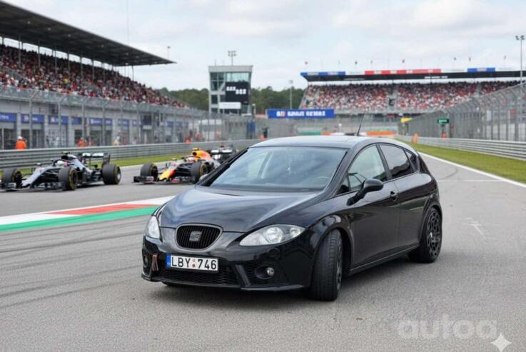 SEAT Leon 2 generation Hatchback 5-doors