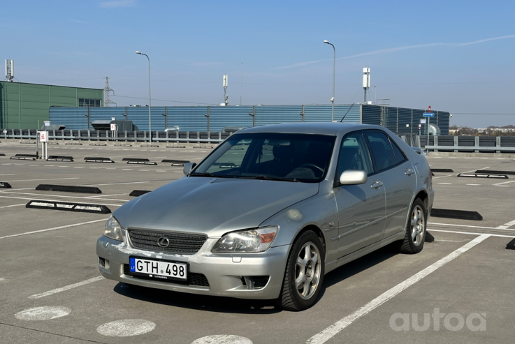 Lexus IS XE10 Sedan