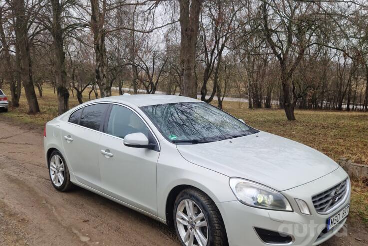 Volvo S60 2 generation Sedan