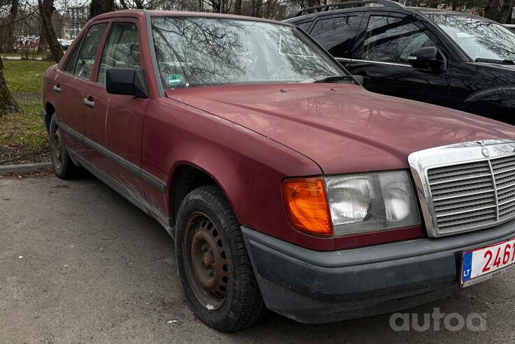 Mercedes-Benz W124 1 generation