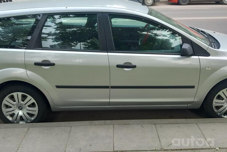 Ford Focus 1 generation [restyling] Hatchback 5-doors