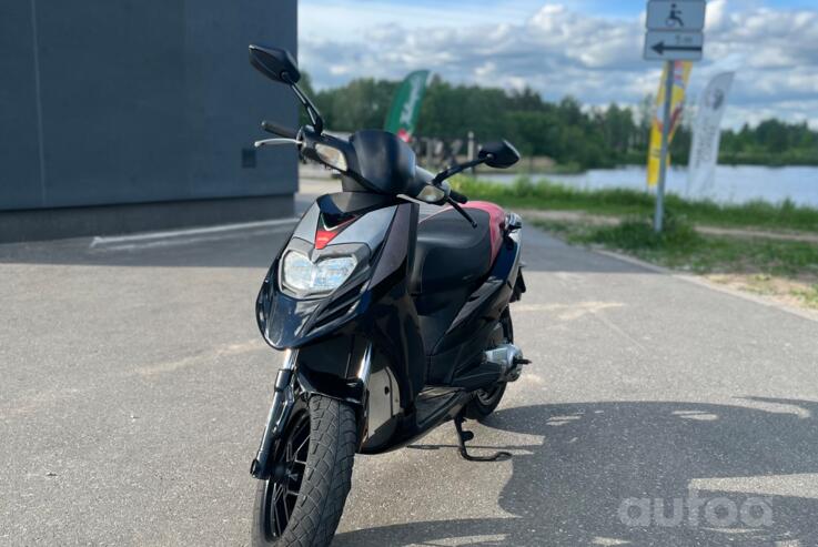 Aprilia SR