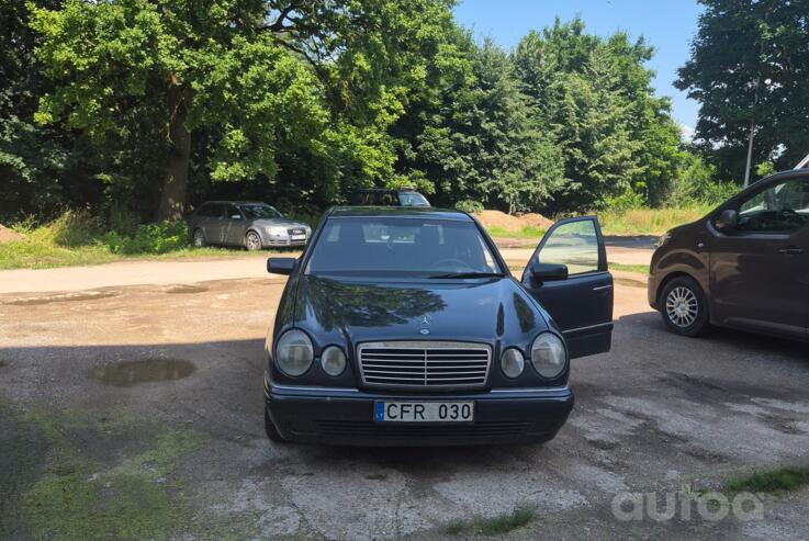 Mercedes-Benz E-Class W210 Sedan