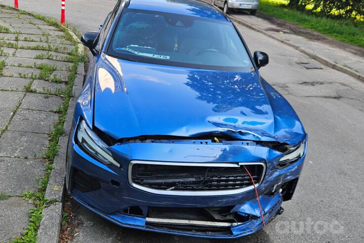 Volvo V60 2 generation wagon 5-doors