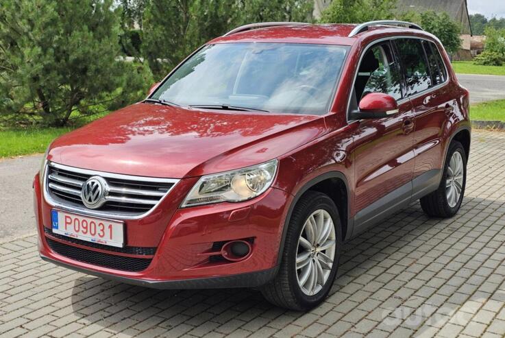 Volkswagen Tiguan 1 generation Crossover