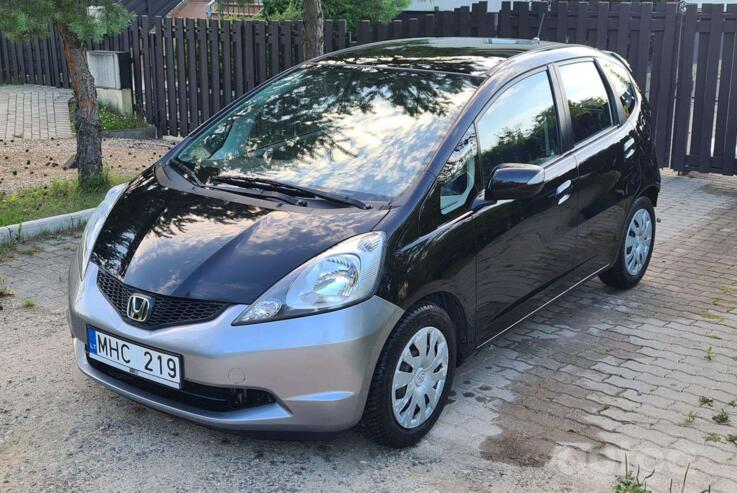 Honda Jazz 2 generation Hatchback