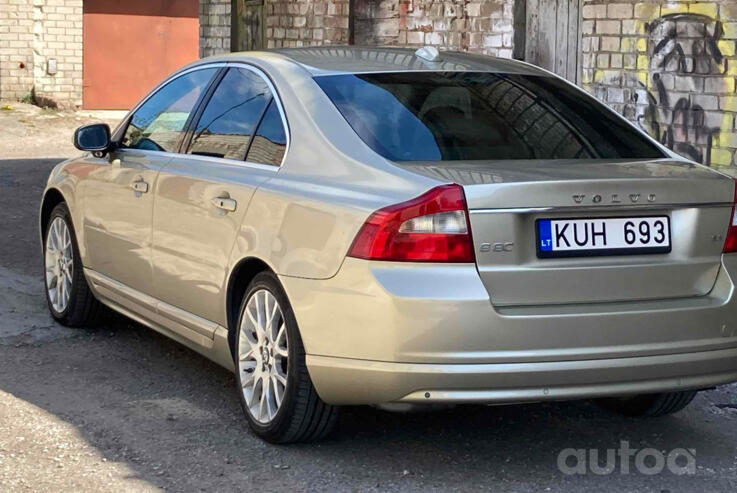 Volvo S80
