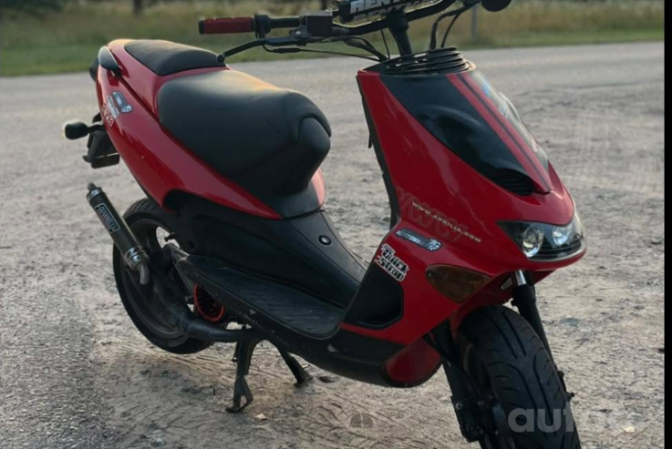 Aprilia SR