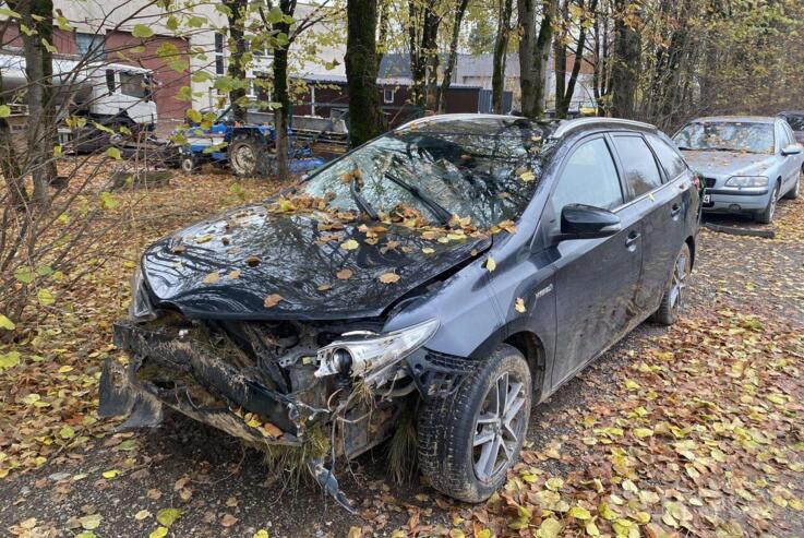 Toyota Auris 2 generation Touring Sports wagon 5-doors