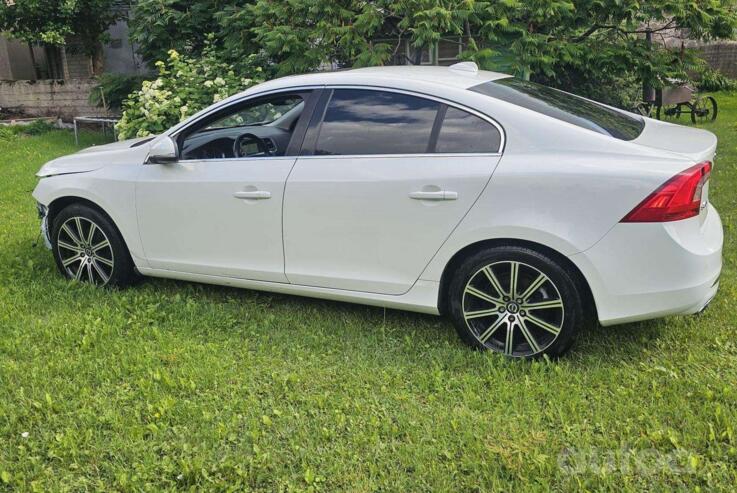 Volvo S60 2 generation [restyling] Sedan 4-doors