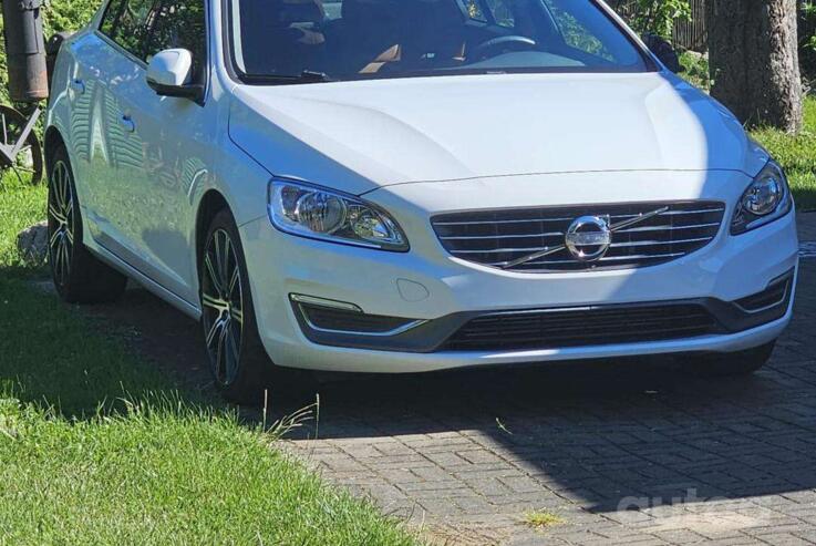 Volvo S60 2 generation [restyling] Sedan 4-doors