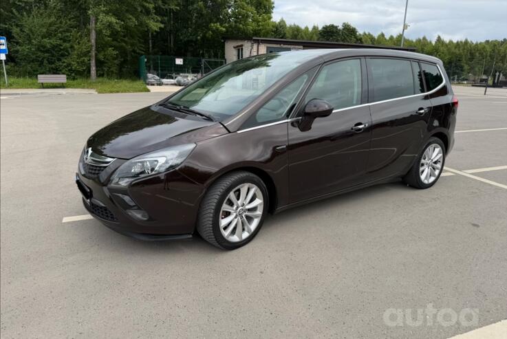 Opel Zafira Tourer 2012